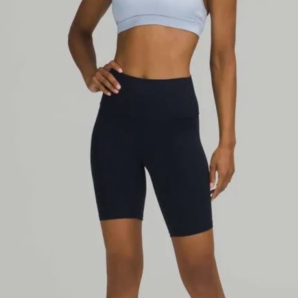 Lululemon High Rise Align HR short 8” - 10